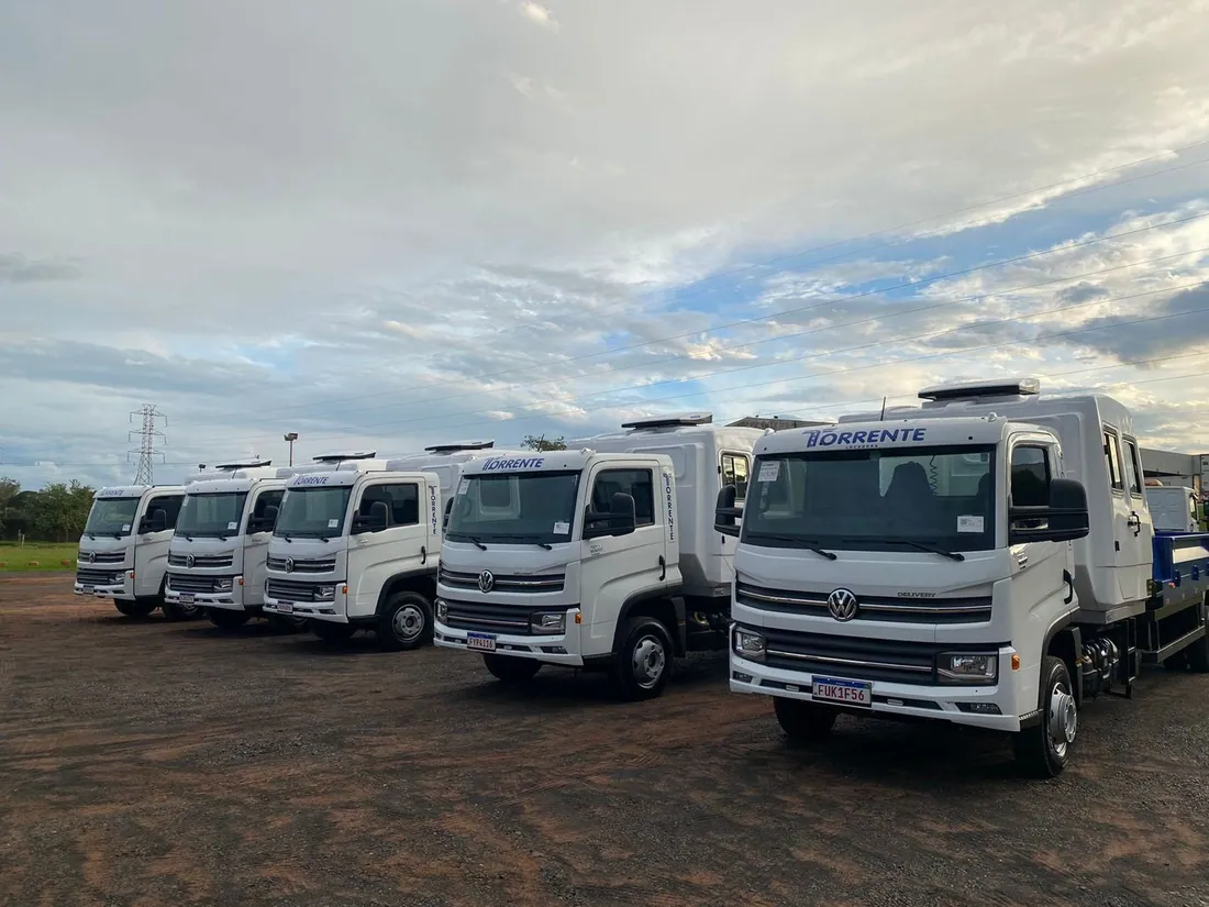 Volkswagen Delivery 11-180 da frota Torrente — foto 4