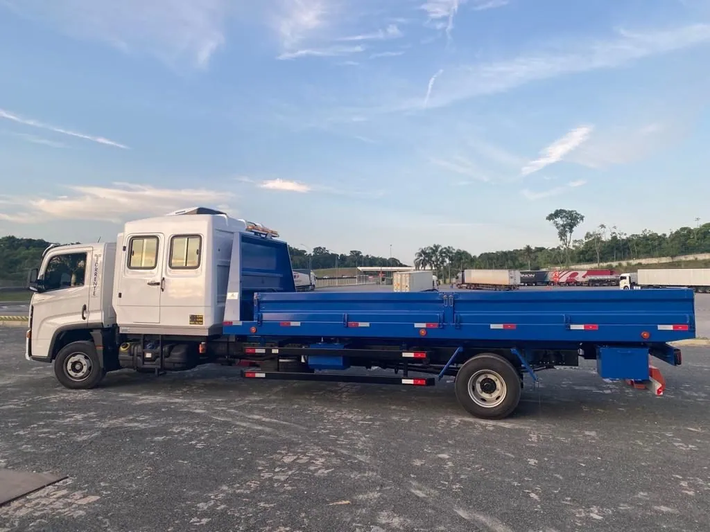 Volkswagen Delivery 11-180 da frota Torrente — foto 7