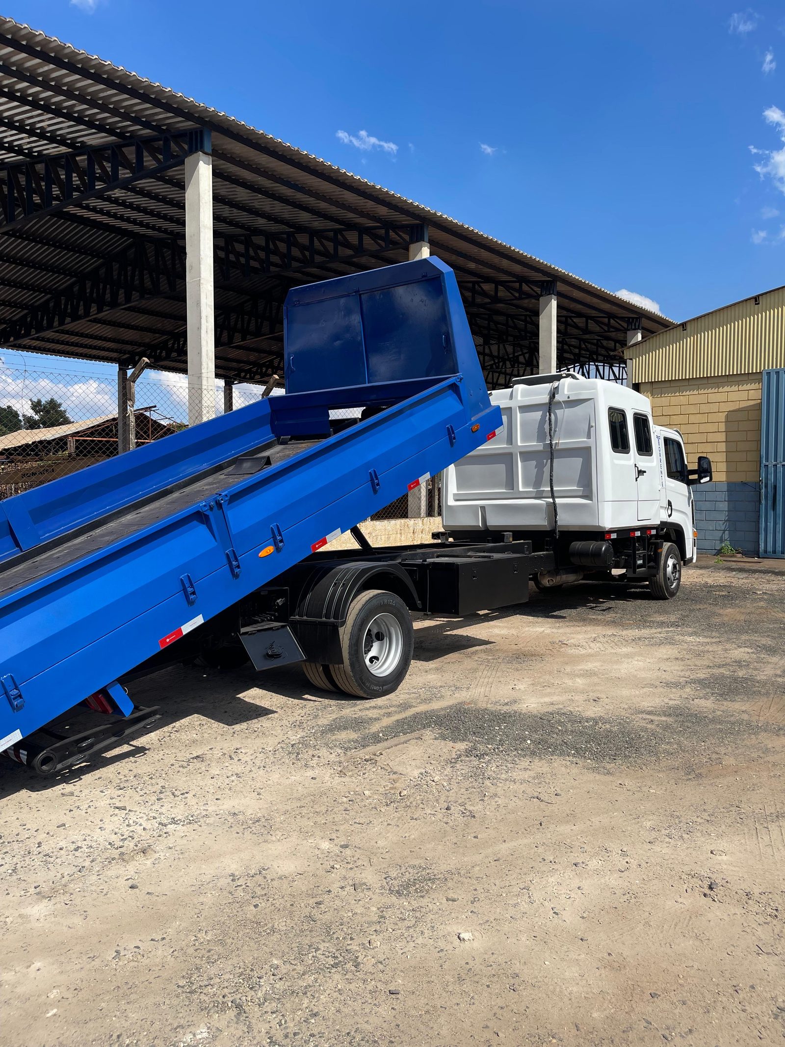 Volkswagen Delivery 11-180 da frota Torrente — foto 8