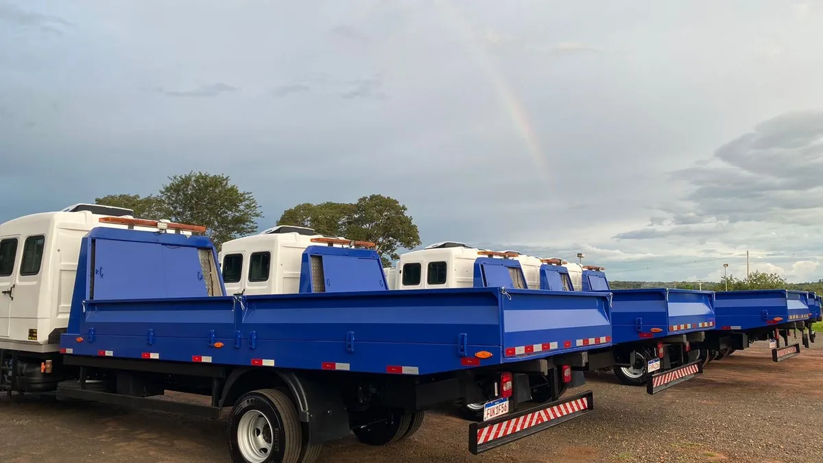 Caminhão VW Delivery da Torrente equipado para operação em rodovia