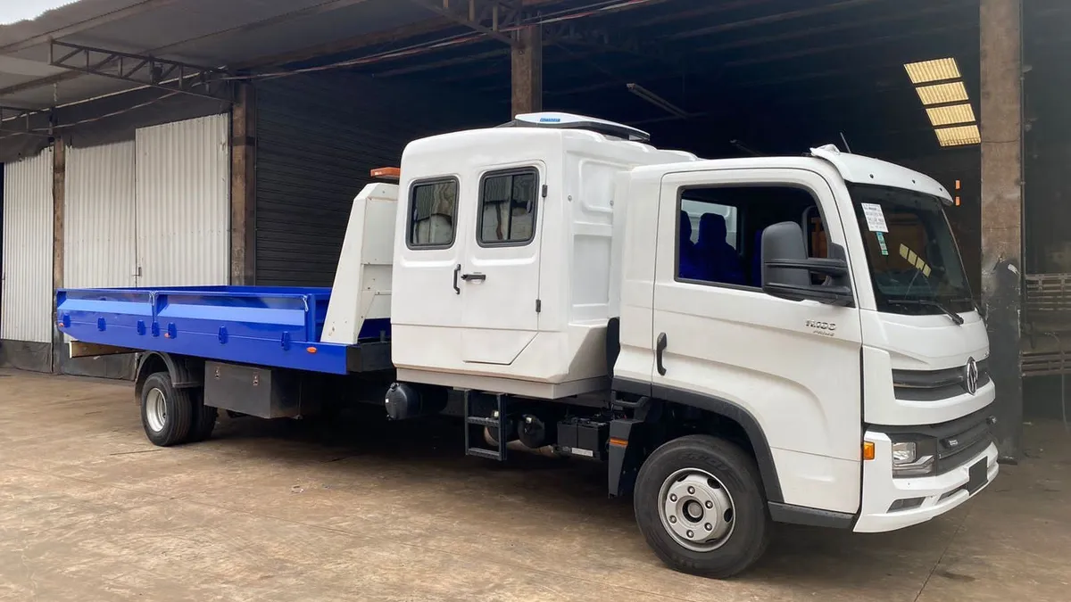 Caminhão VW Delivery da frota Torrente Locadora